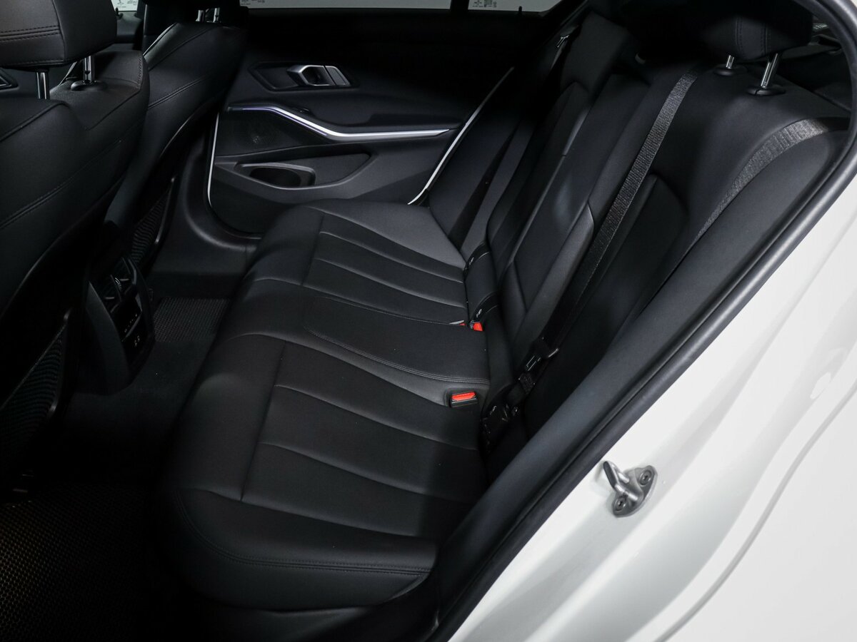 Б/У БМВ 3 серии 2020 года. Фото: #7