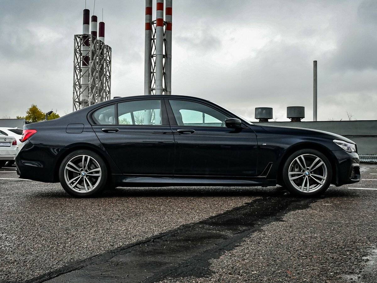 Б/У БМВ 7 серии 2018 года. Фото: #3