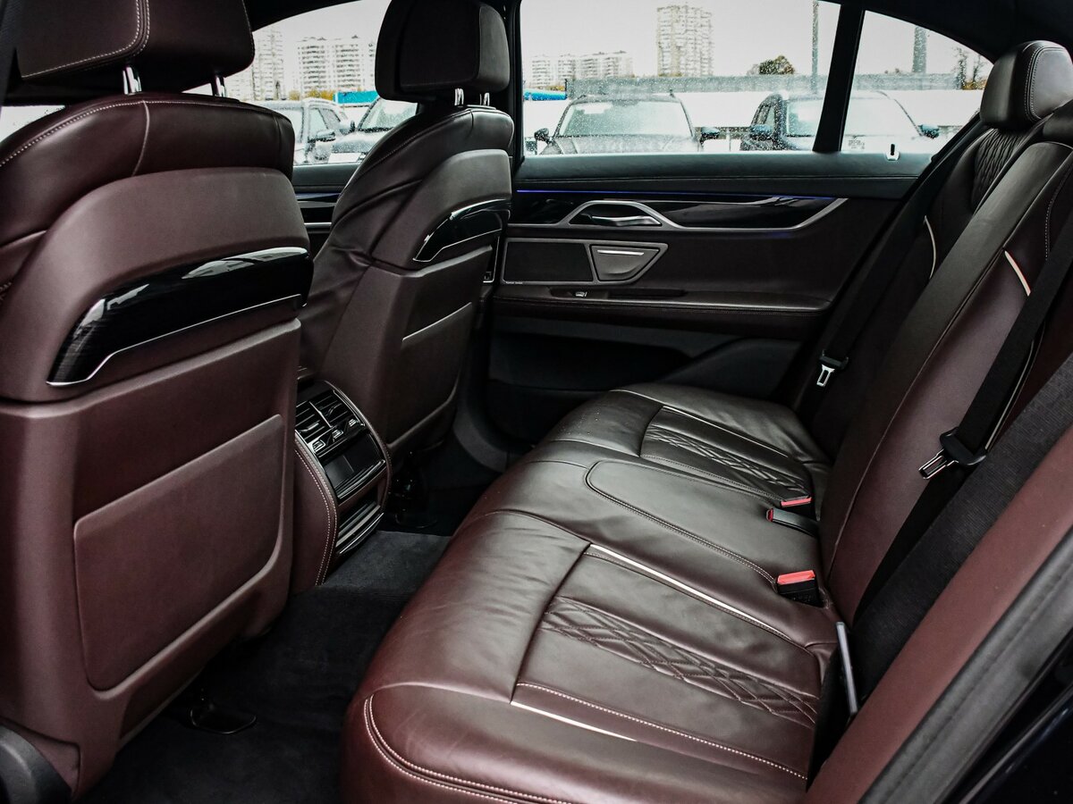 Б/У БМВ 7 серии 2018 года. Фото: #10