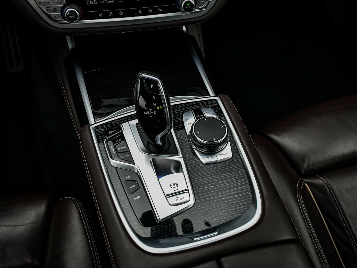 Б/У БМВ 7 серии 2018 года. Фото: #13