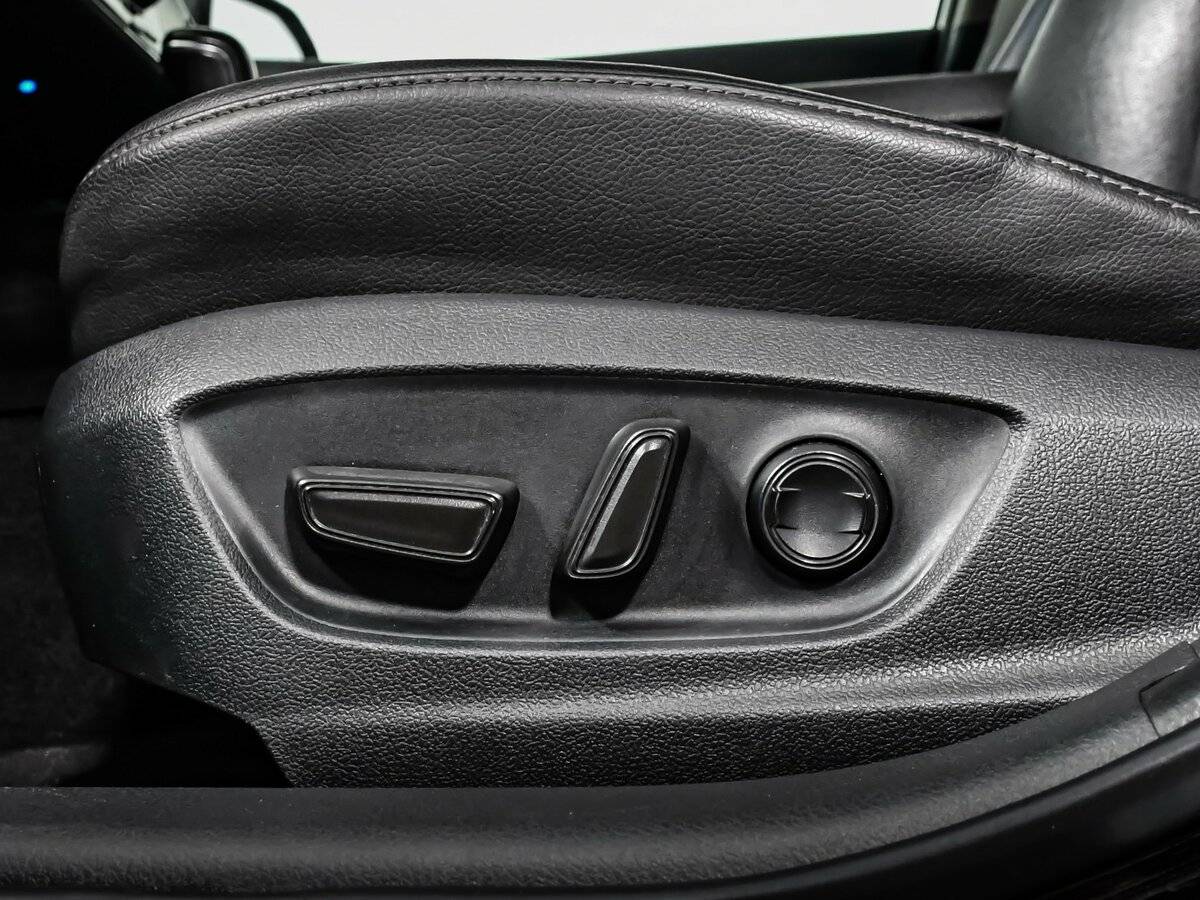 Б/У Тойота Камри 2021 года. Фото: #12