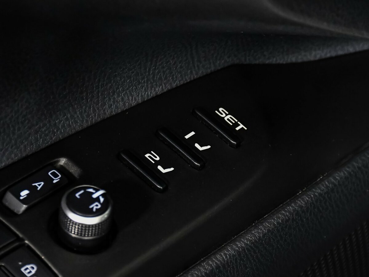 Б/У Тойота Камри 2021 года. Фото: #13