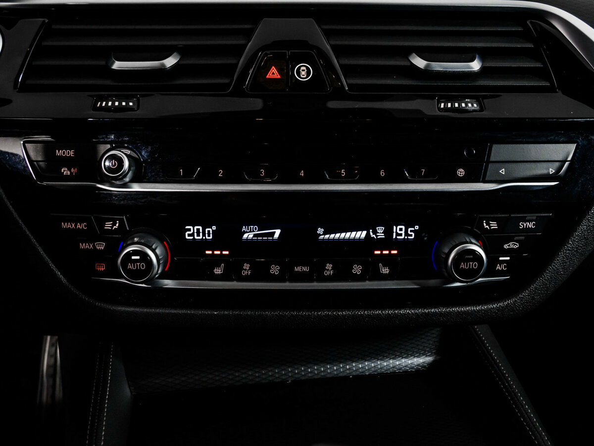 Б/У БМВ 5 серии 2021 года. Фото: #24