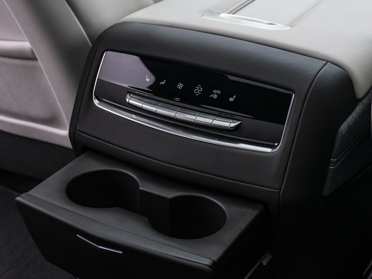 Б/У Кадиллак Escalade-V 2025 года. Фото: #32