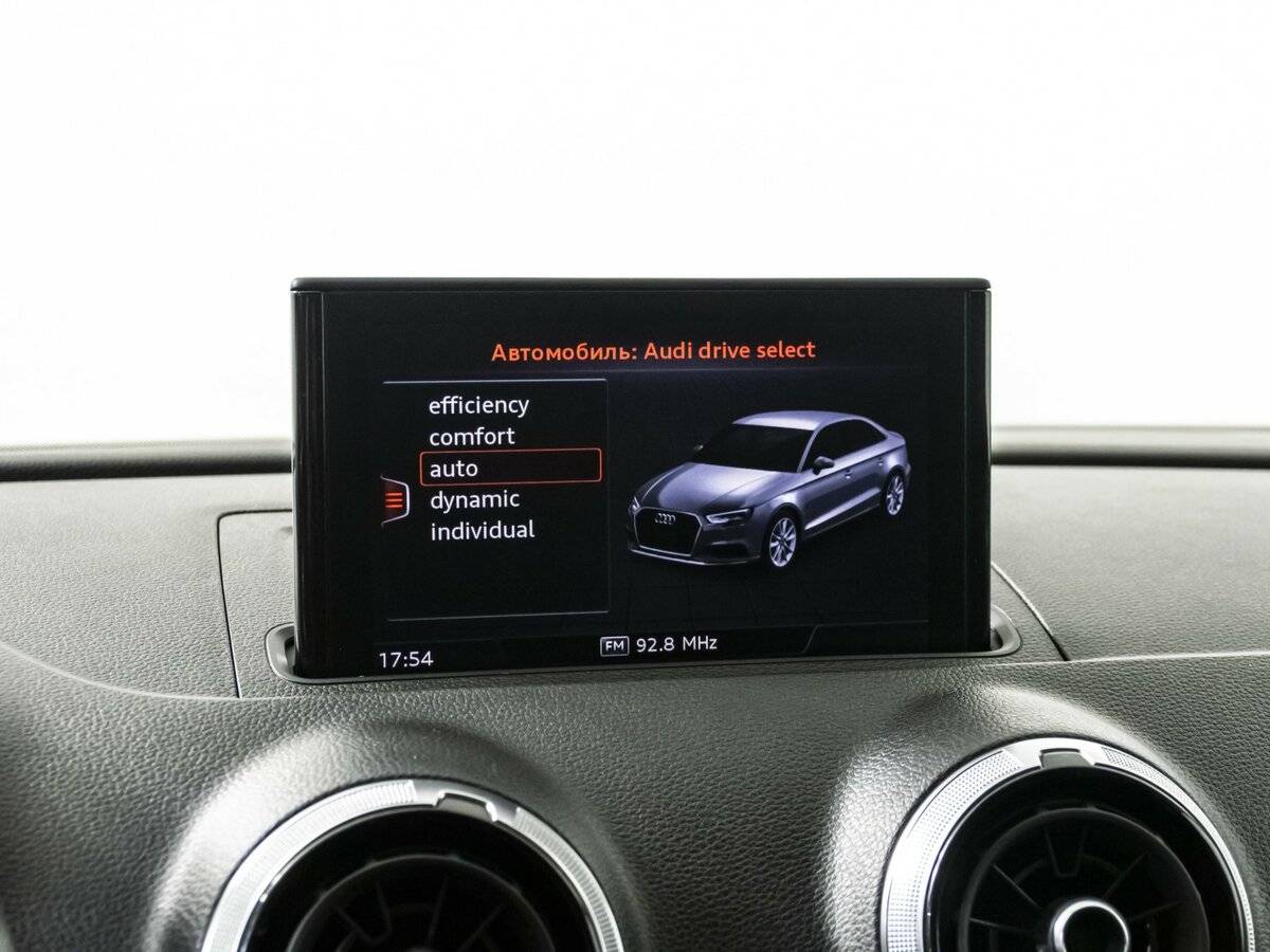 Б/У Ауди А3 2018 года. Фото: #12