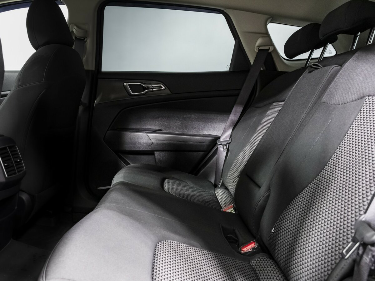 Б/У Киа Спортейдж 2023 года. Фото: #7