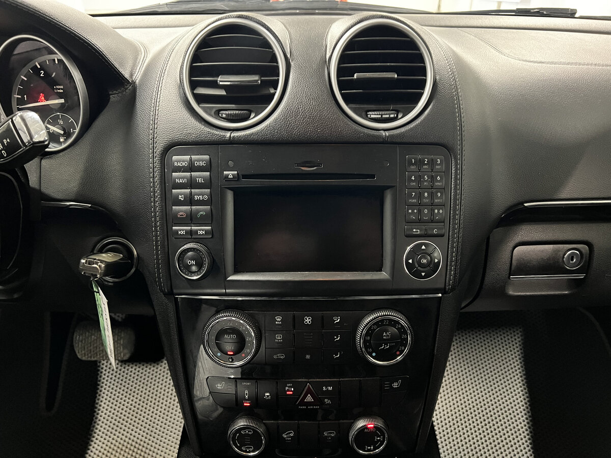 Б/У Мерседес-Бенц ГЛ-Класс 2011 года. Фото: #14