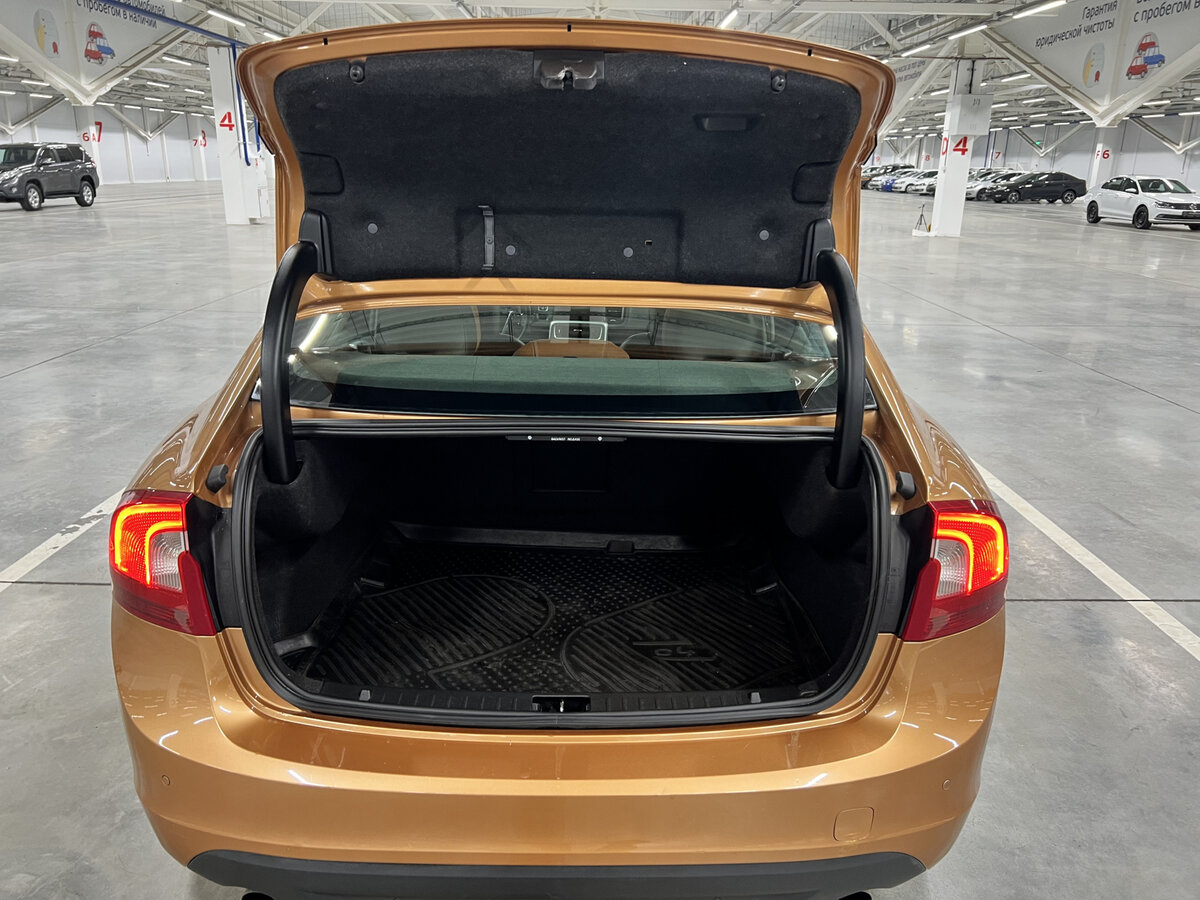 Б/У Вольво С60 2012 года. Фото: #9