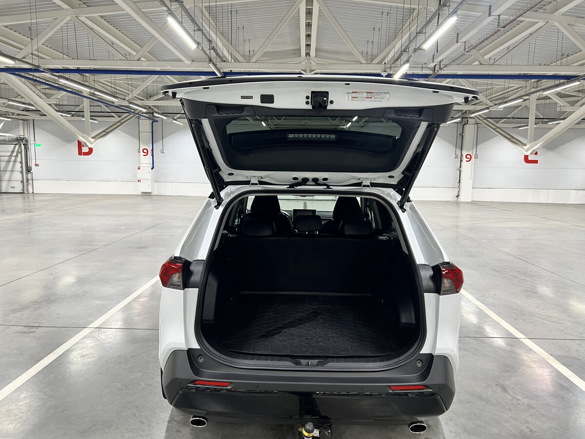 Б/У Тойота Рав4 2021 года. Фото: #9