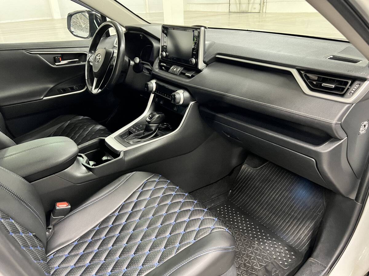 Б/У Тойота Рав4 2021 года. Фото: #10