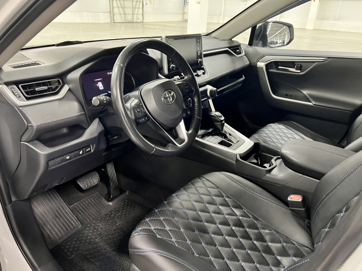 Б/У Тойота Рав4 2021 года. Фото: #15