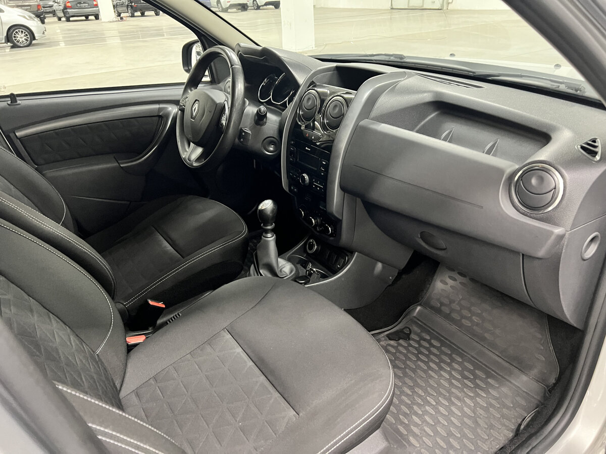 Б/У Рено Дастер 2017 года. Фото: #10