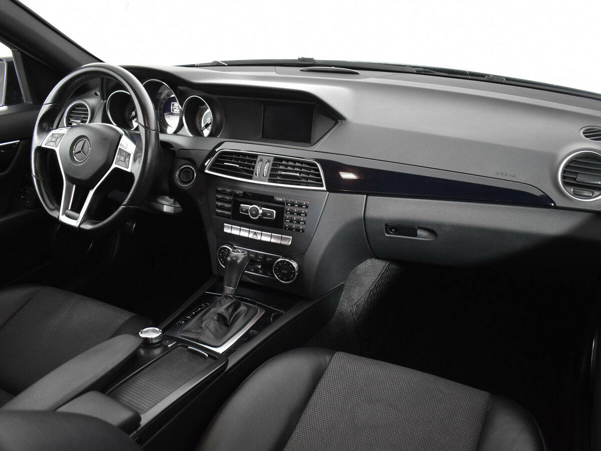 Б/У Мерседес-Бенц Ц-Класс 2011 года. Фото: #8