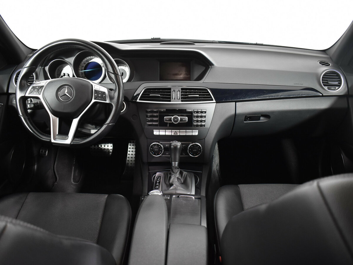 Б/У Мерседес-Бенц Ц-Класс 2011 года. Фото: #9