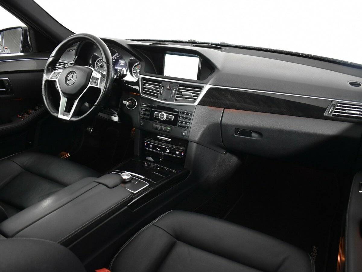 Б/У Мерседес-Бенц Е-Класс 2012 года. Фото: #9