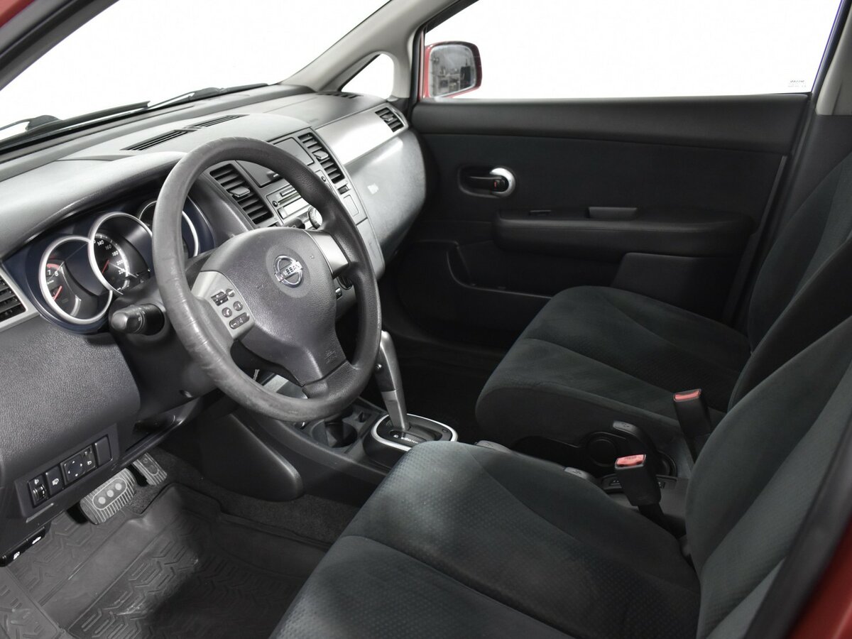 Б/У Ниссан Тиида 2010 года. Фото: #7