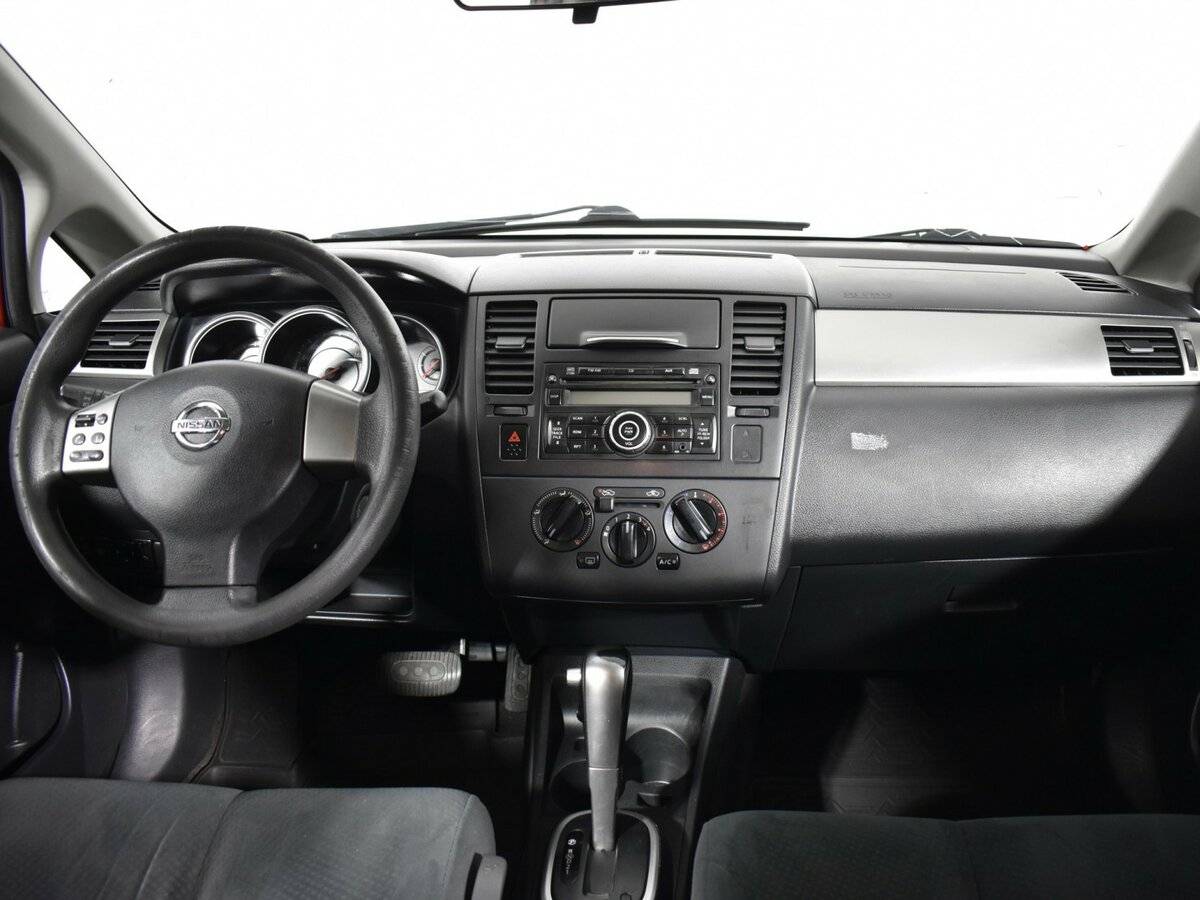 Б/У Ниссан Тиида 2010 года. Фото: #8