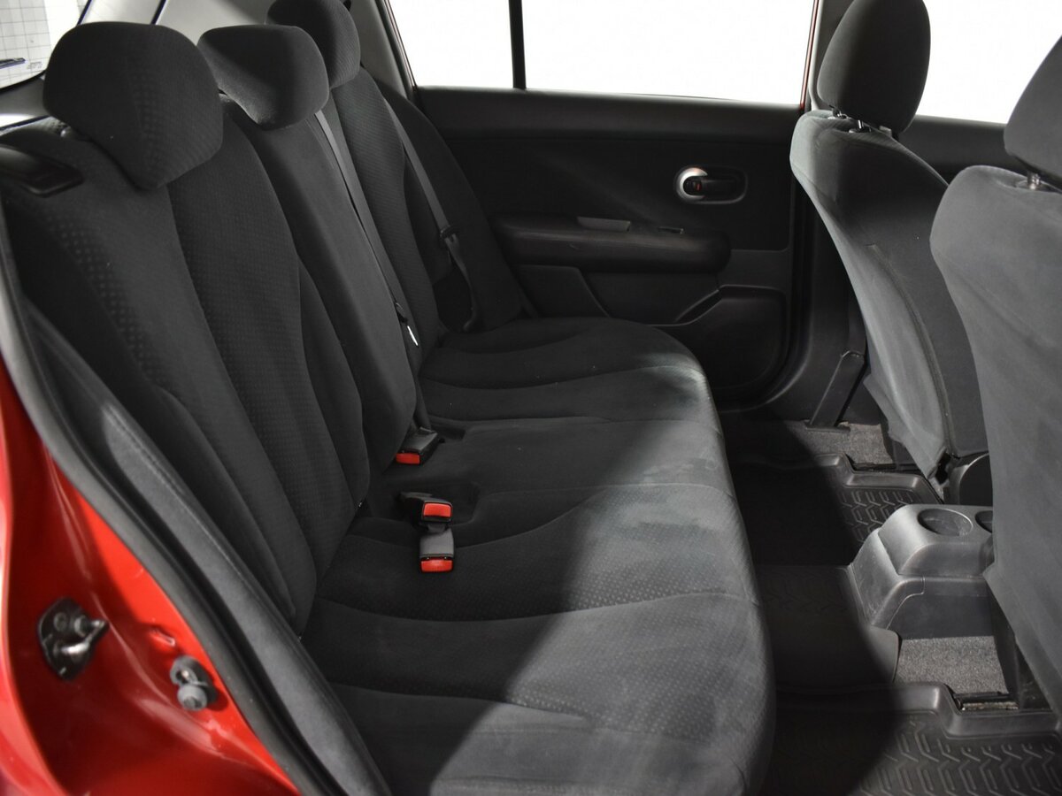 Б/У Ниссан Тиида 2010 года. Фото: #9