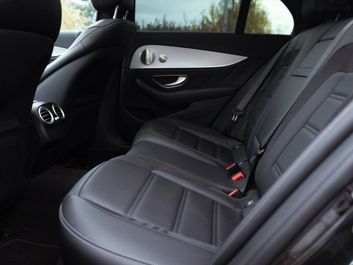 Б/У Мерседес-Бенц Е-Класс АМГ 2021 года. Фото: #16