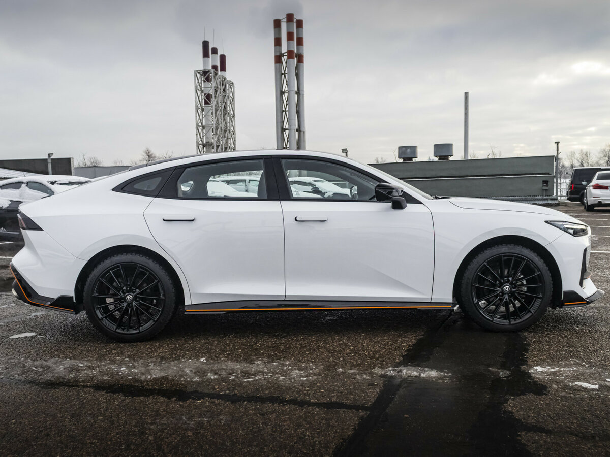 Б/У Чанган УНИ-В 2023 года. Фото: #4