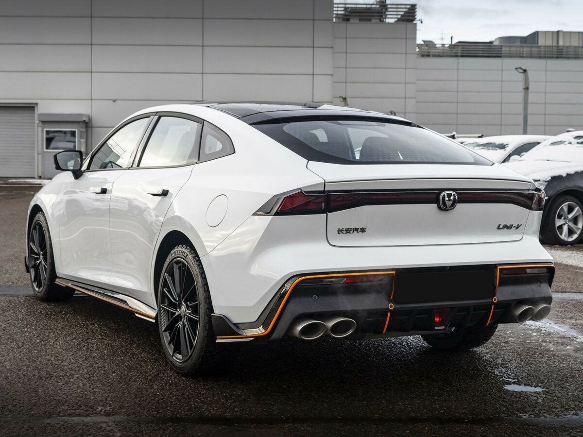 Б/У Чанган УНИ-В 2023 года. Фото: #8