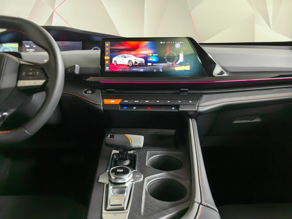 Б/У Чанган УНИ-В 2023 года. Фото: #10