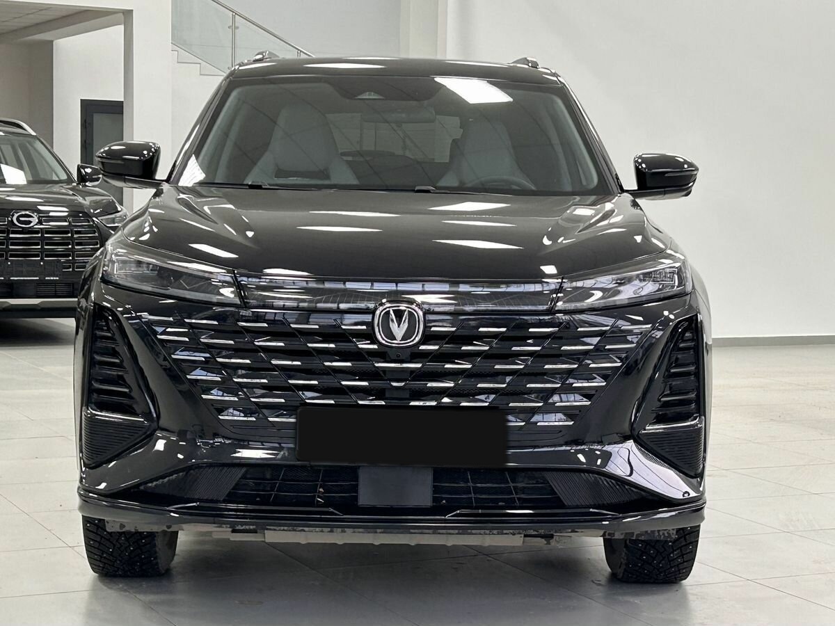 Б/У Чанган CS75 Plus 2024 года. Фото: #1