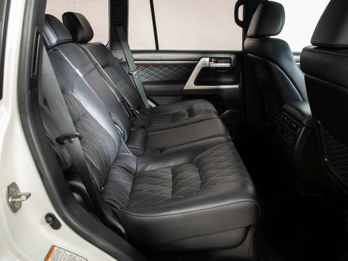 Б/У Тойота Лэнд Крузер 2017 года. Фото: #9