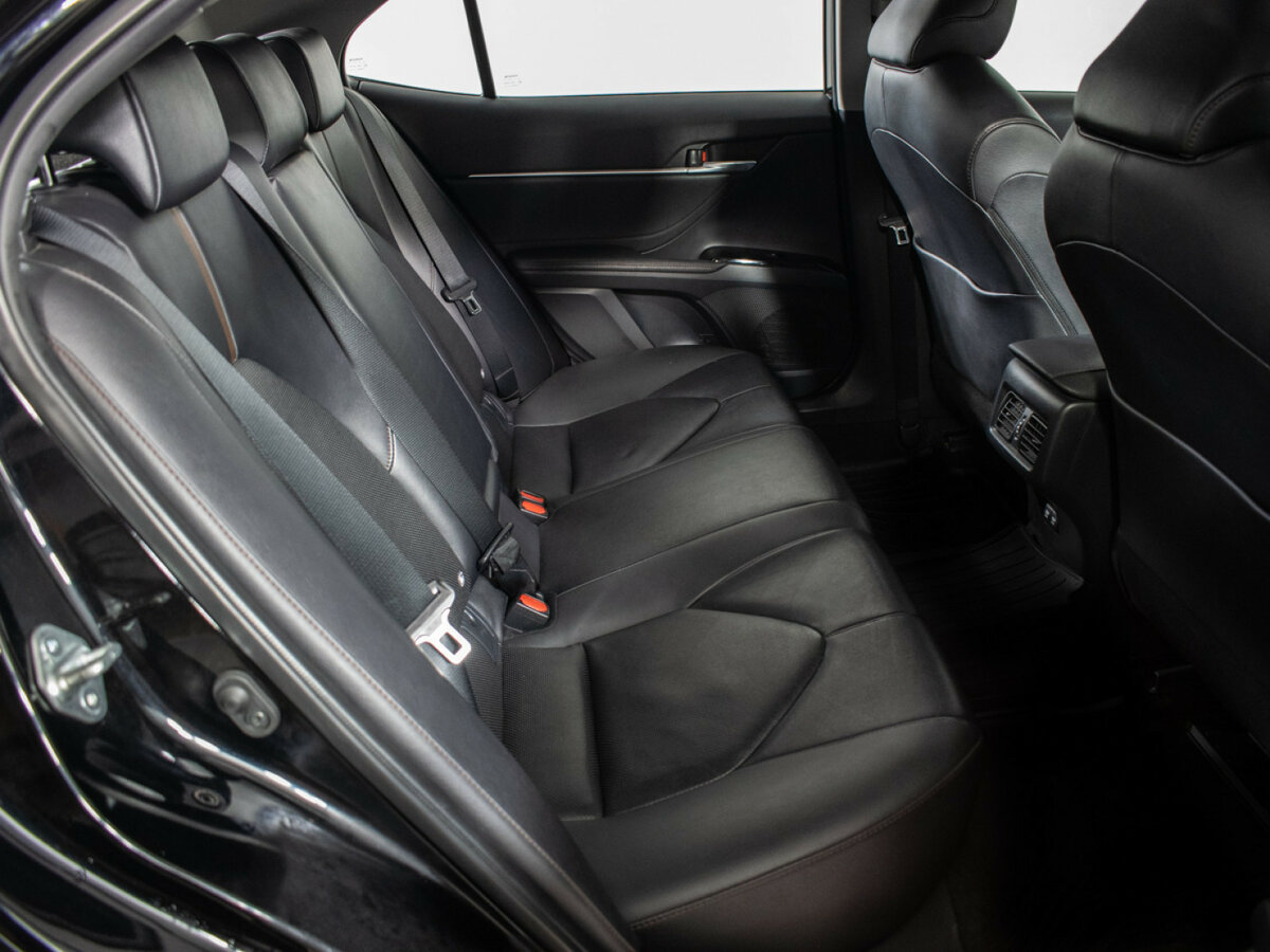 Б/У Тойота Камри 2020 года. Фото: #9