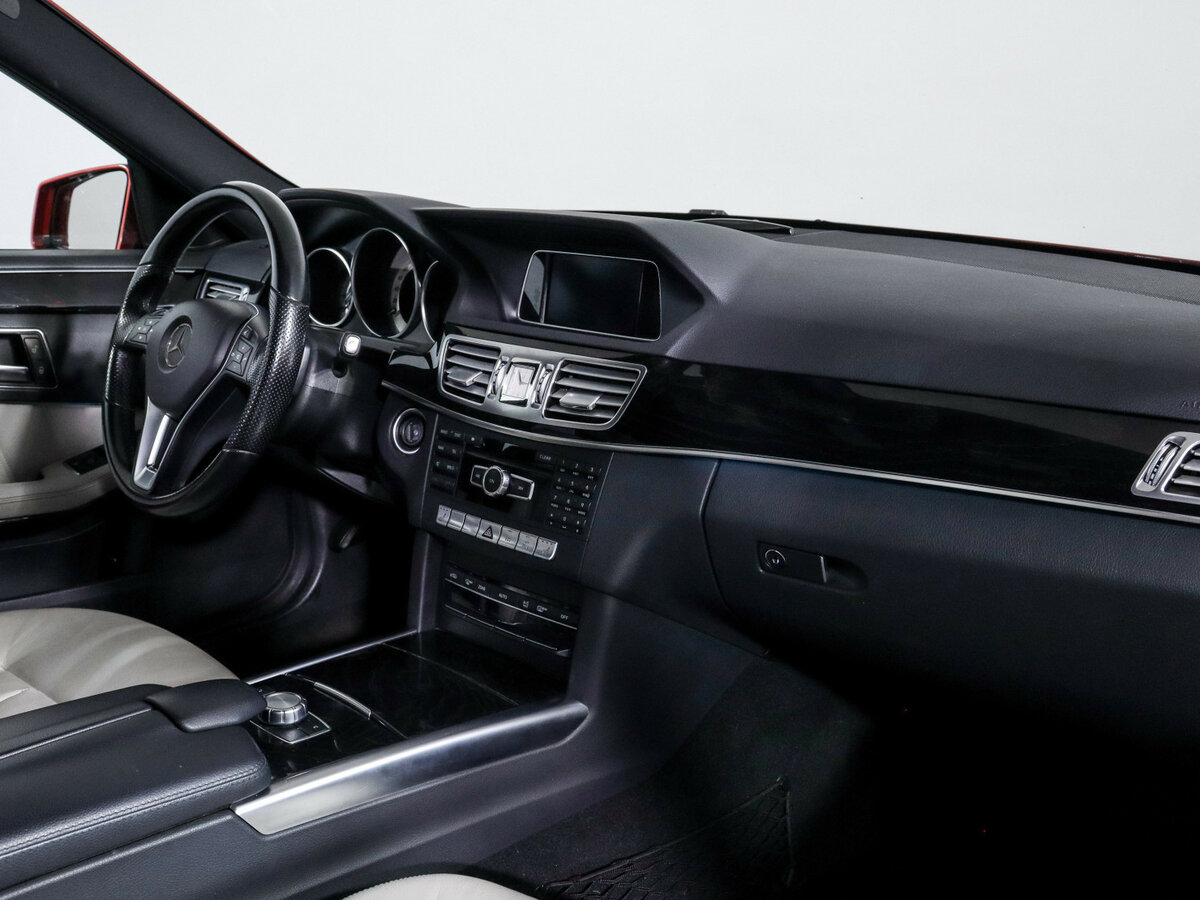 Б/У Мерседес-Бенц Е-Класс 2014 года. Фото: #6