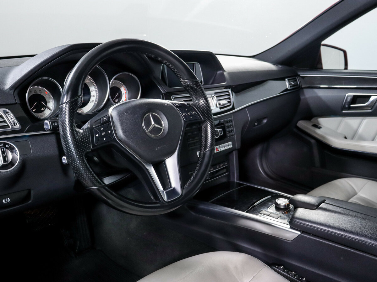 Б/У Мерседес-Бенц Е-Класс 2014 года. Фото: #11