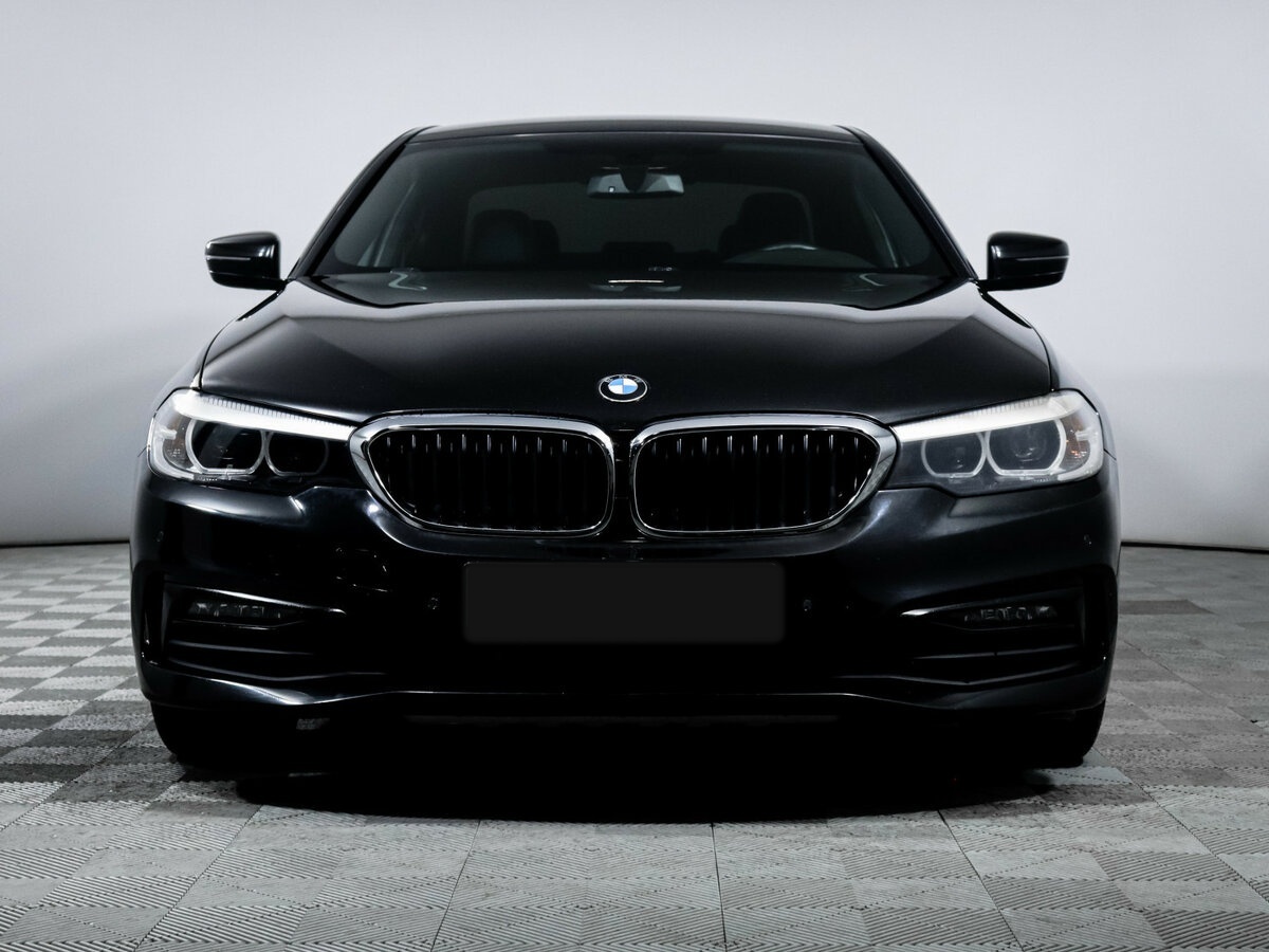 BMW 5 серии 2019 года с пробегом. Фото: #1
