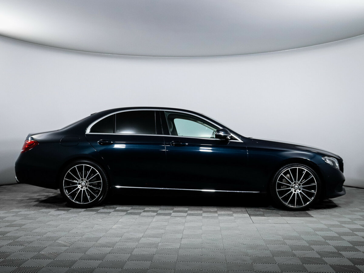 Б/У Мерседес-Бенц Е-Класс 2017 года. Фото: #3