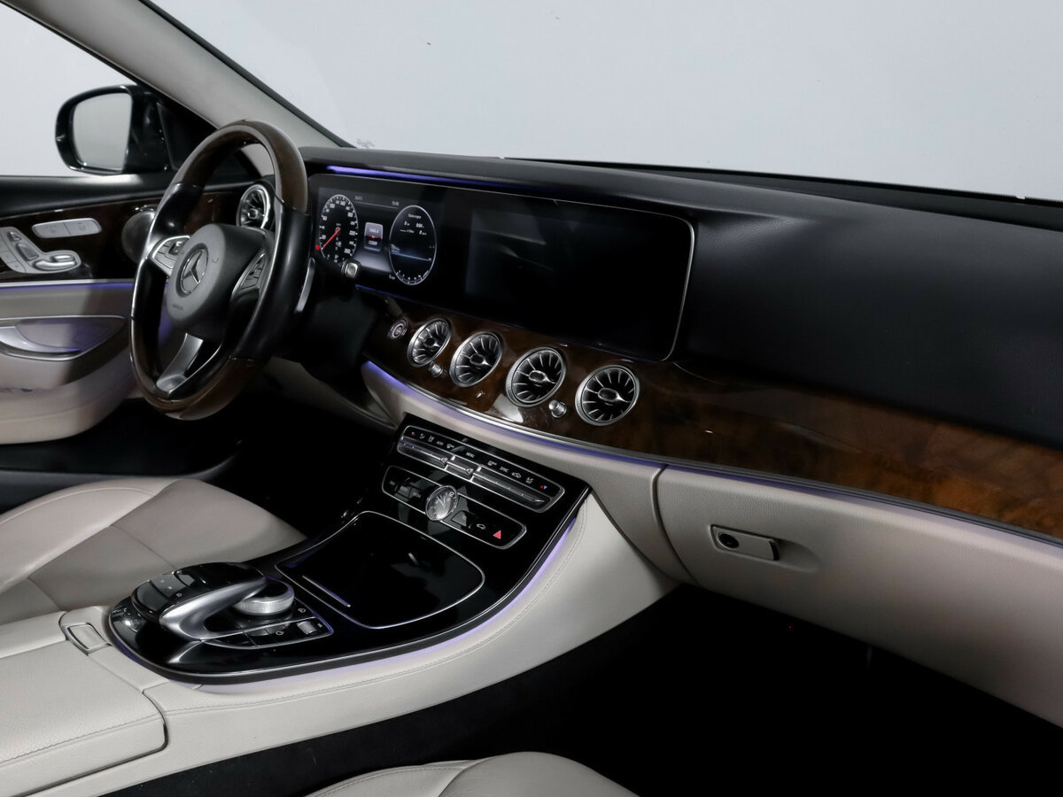 Б/У Мерседес-Бенц Е-Класс 2017 года. Фото: #8