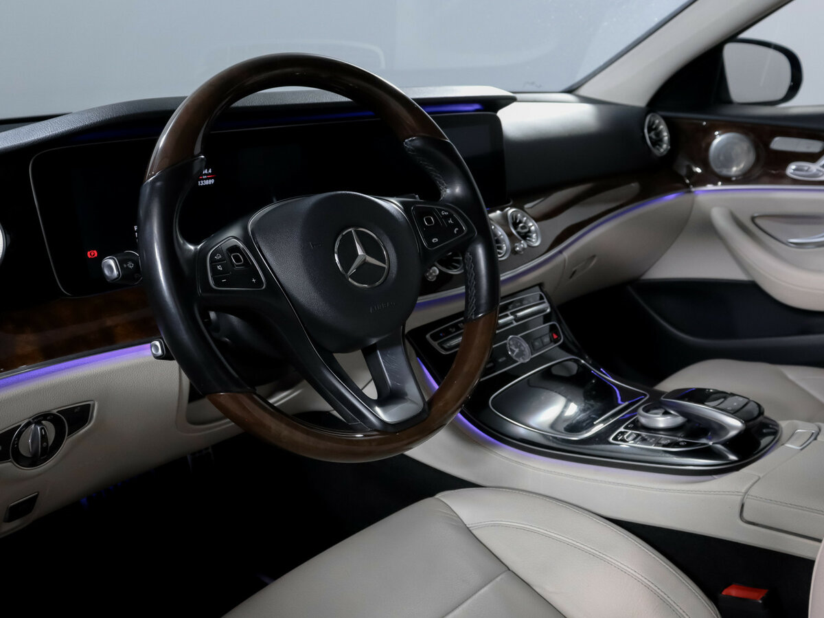 Б/У Мерседес-Бенц Е-Класс 2017 года. Фото: #13