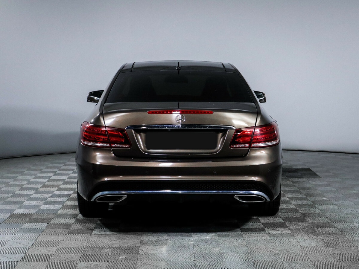 Б/У Мерседес-Бенц Е-Класс 2014 года. Фото: #5