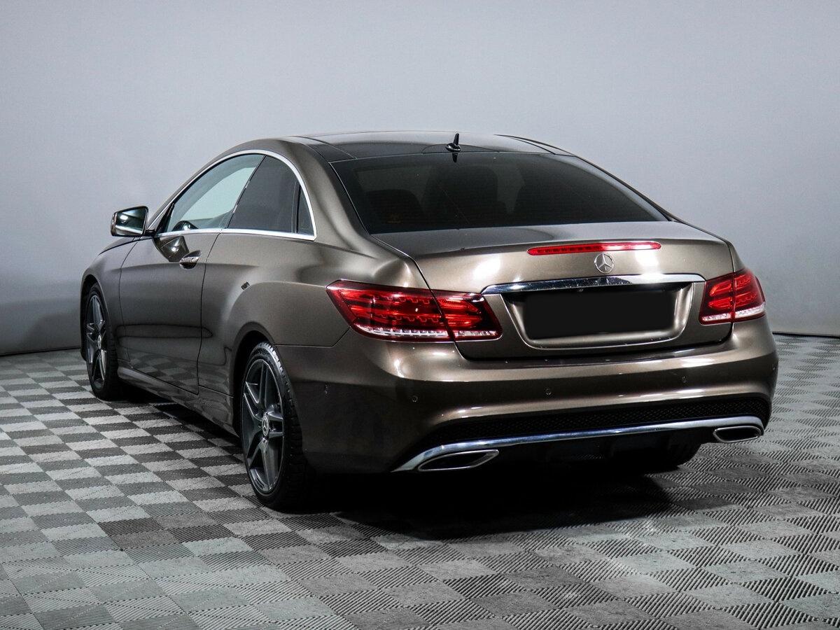 Б/У Мерседес-Бенц Е-Класс 2014 года. Фото: #6