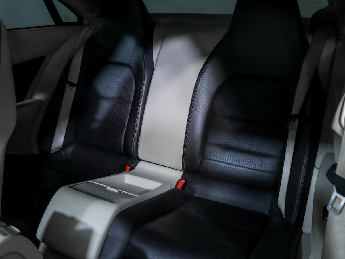 Б/У Мерседес-Бенц Е-Класс 2014 года. Фото: #9