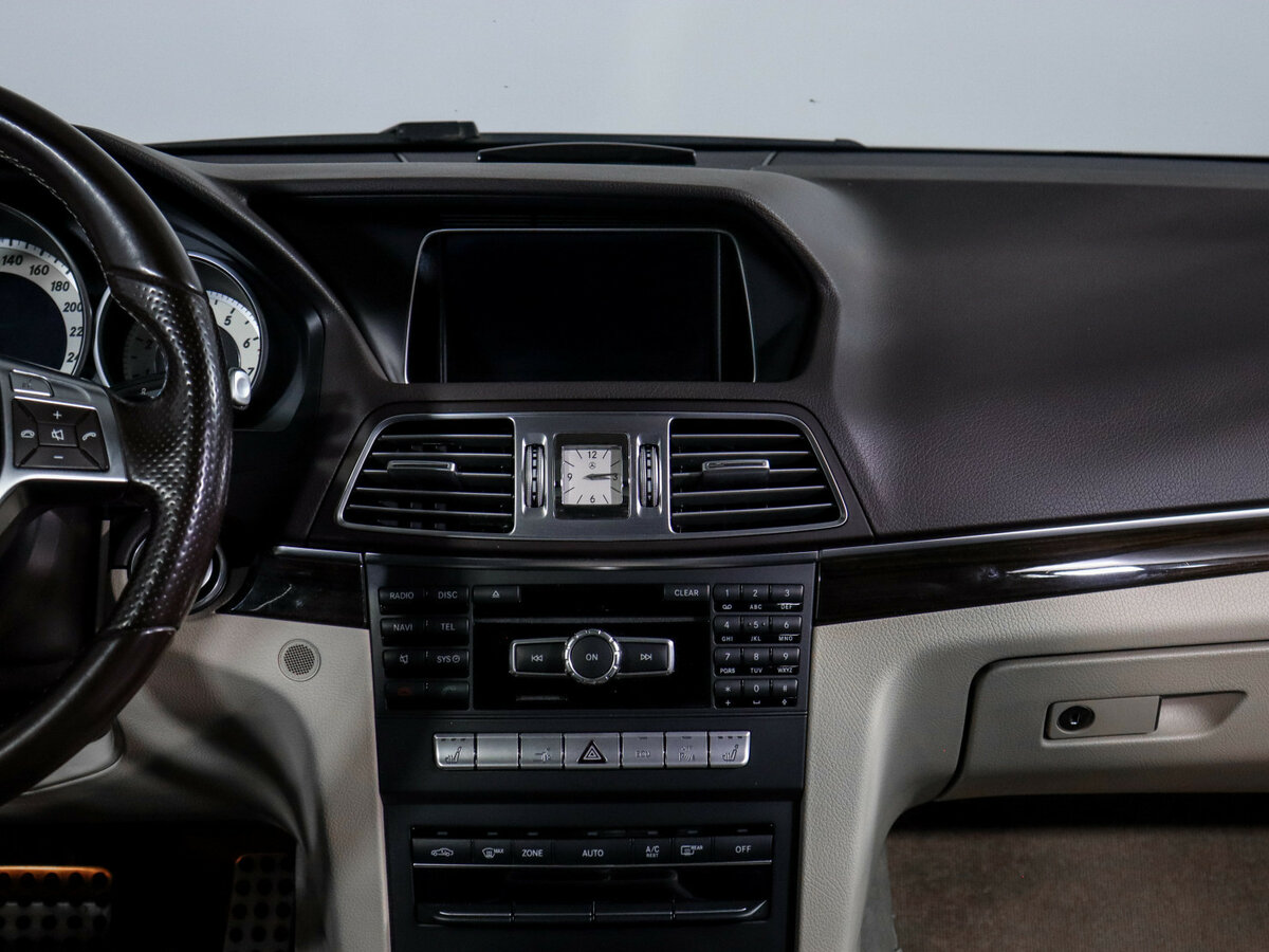 Б/У Мерседес-Бенц Е-Класс 2014 года. Фото: #12