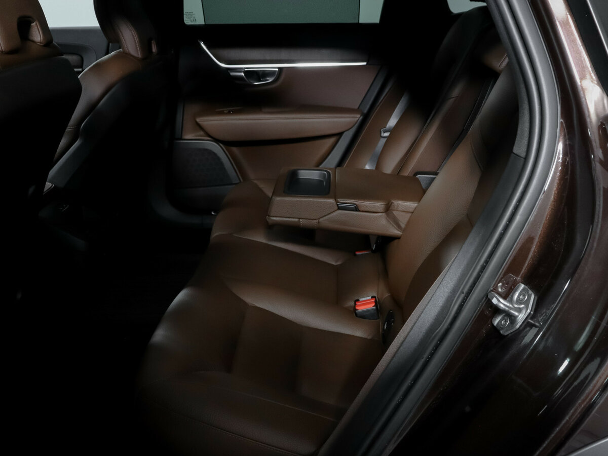 Volvo V90 Cross Country 2021 года с пробегом. Фото: #9