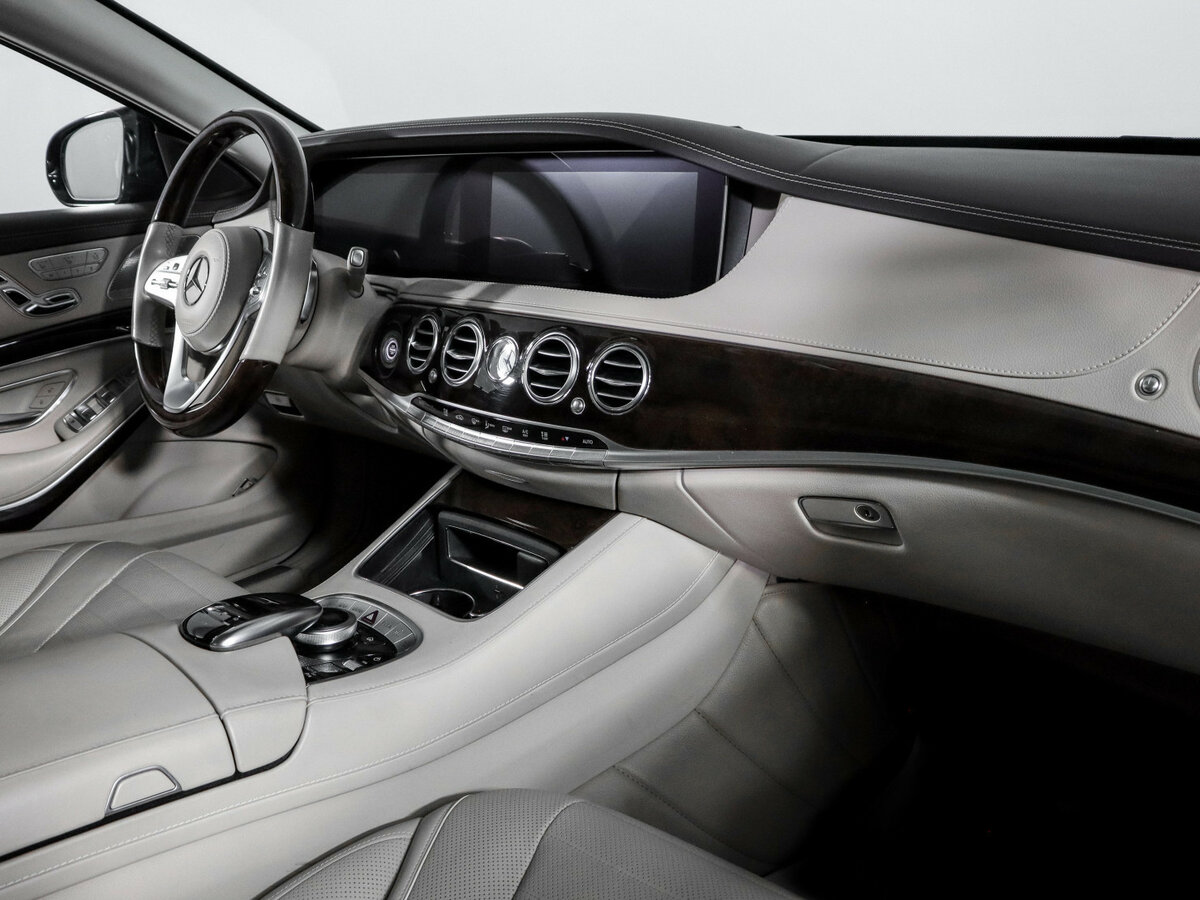 Б/У Мерседес-Бенц С-Класс 2019 года. Фото: #8