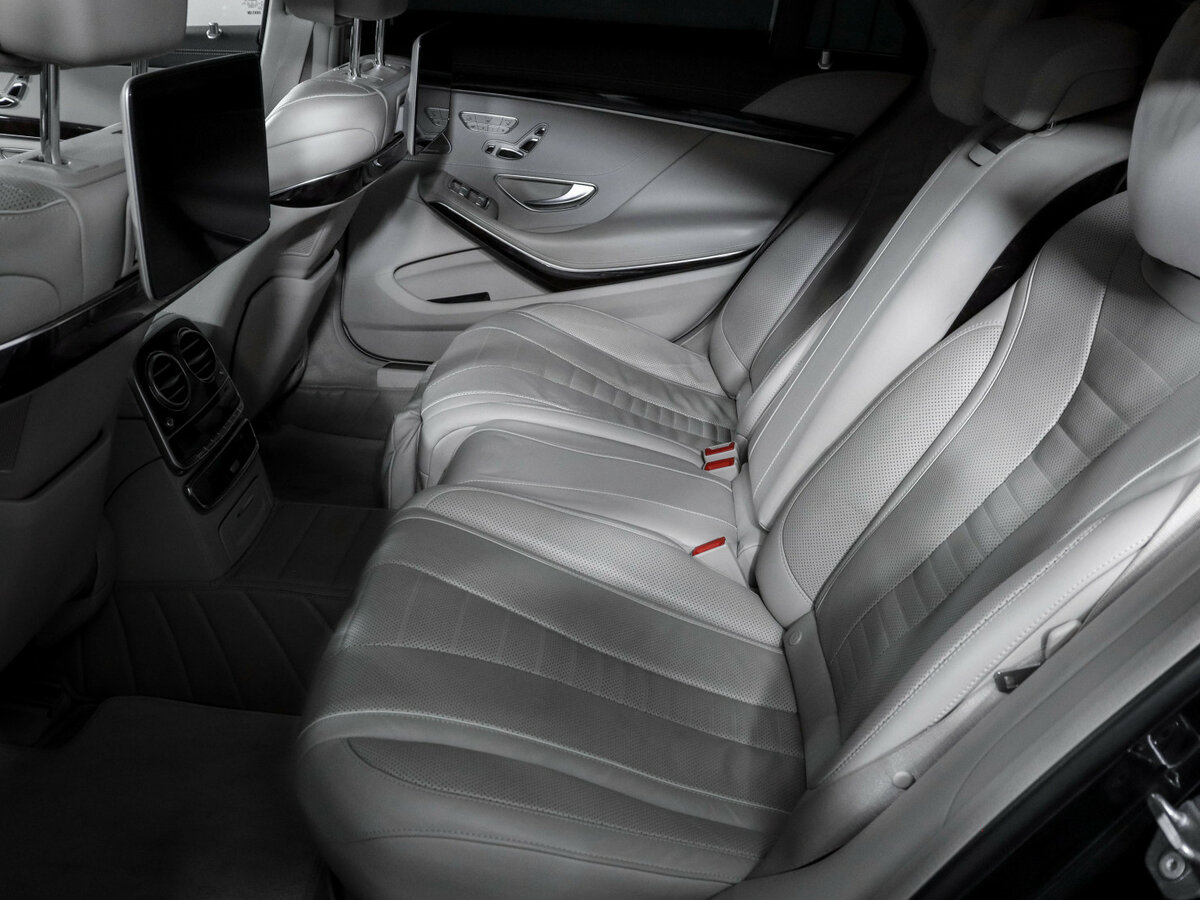 Б/У Мерседес-Бенц С-Класс 2019 года. Фото: #9