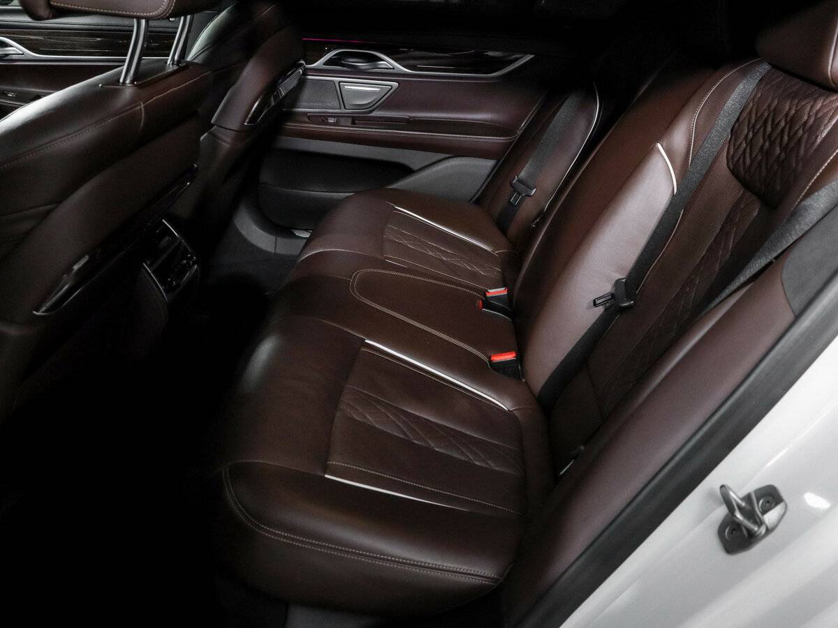 BMW 7 серии 2020 года с пробегом. Фото: #9