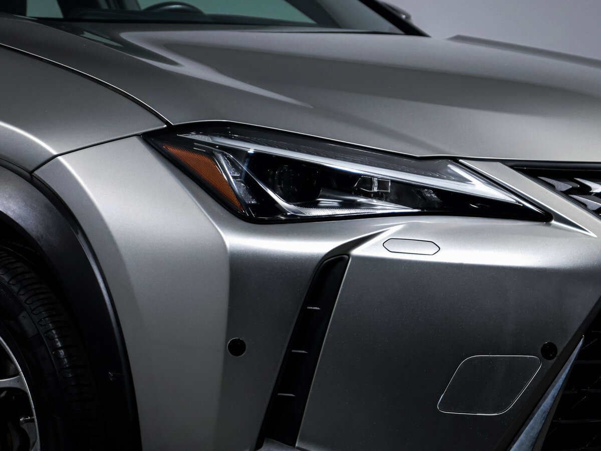 Б/У Лексус У-Икс 2019 года. Фото: #12