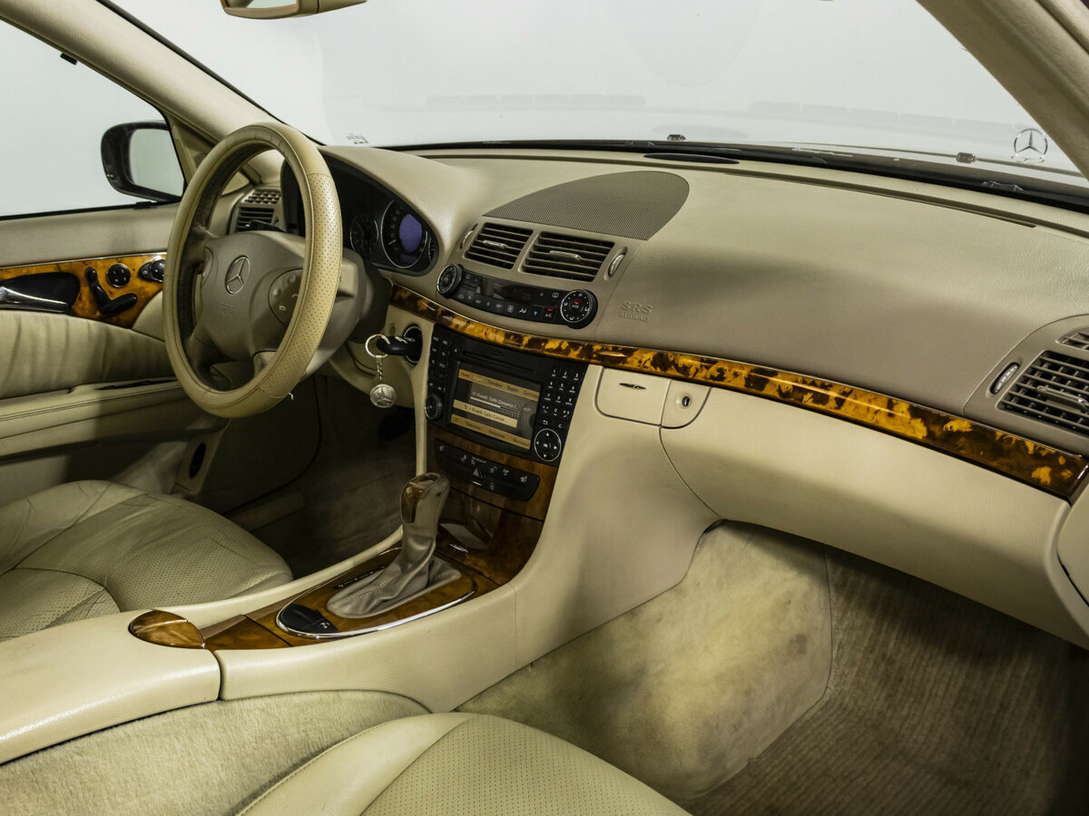 Б/У Мерседес-Бенц Е-Класс 2006 года. Фото: #6