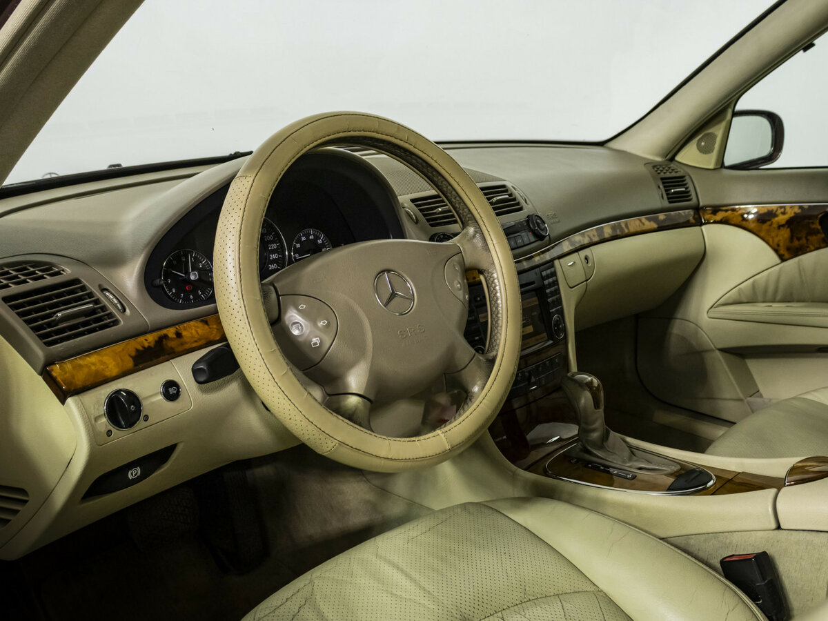 Б/У Мерседес-Бенц Е-Класс 2006 года. Фото: #7