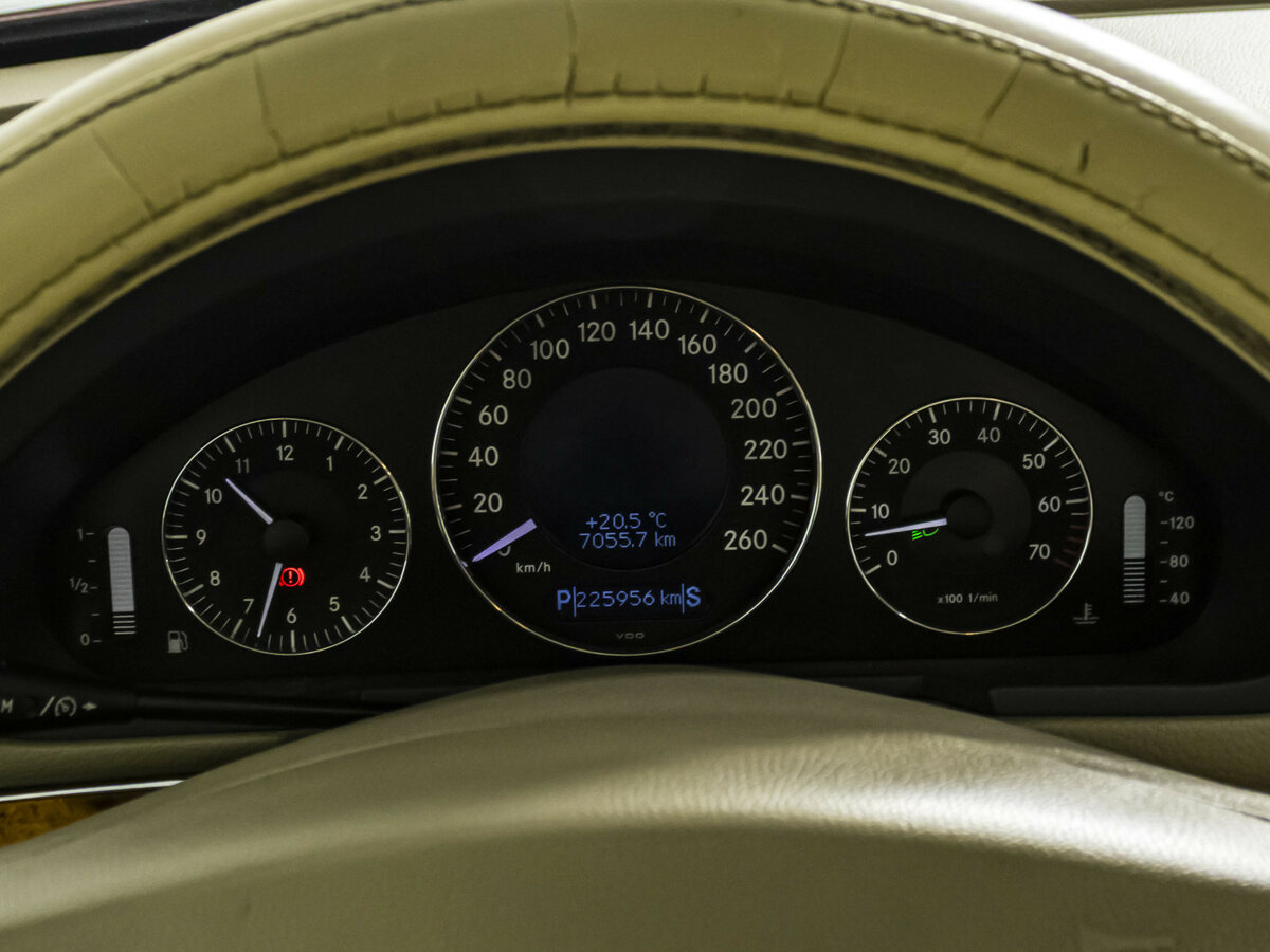 Б/У Мерседес-Бенц Е-Класс 2006 года. Фото: #9