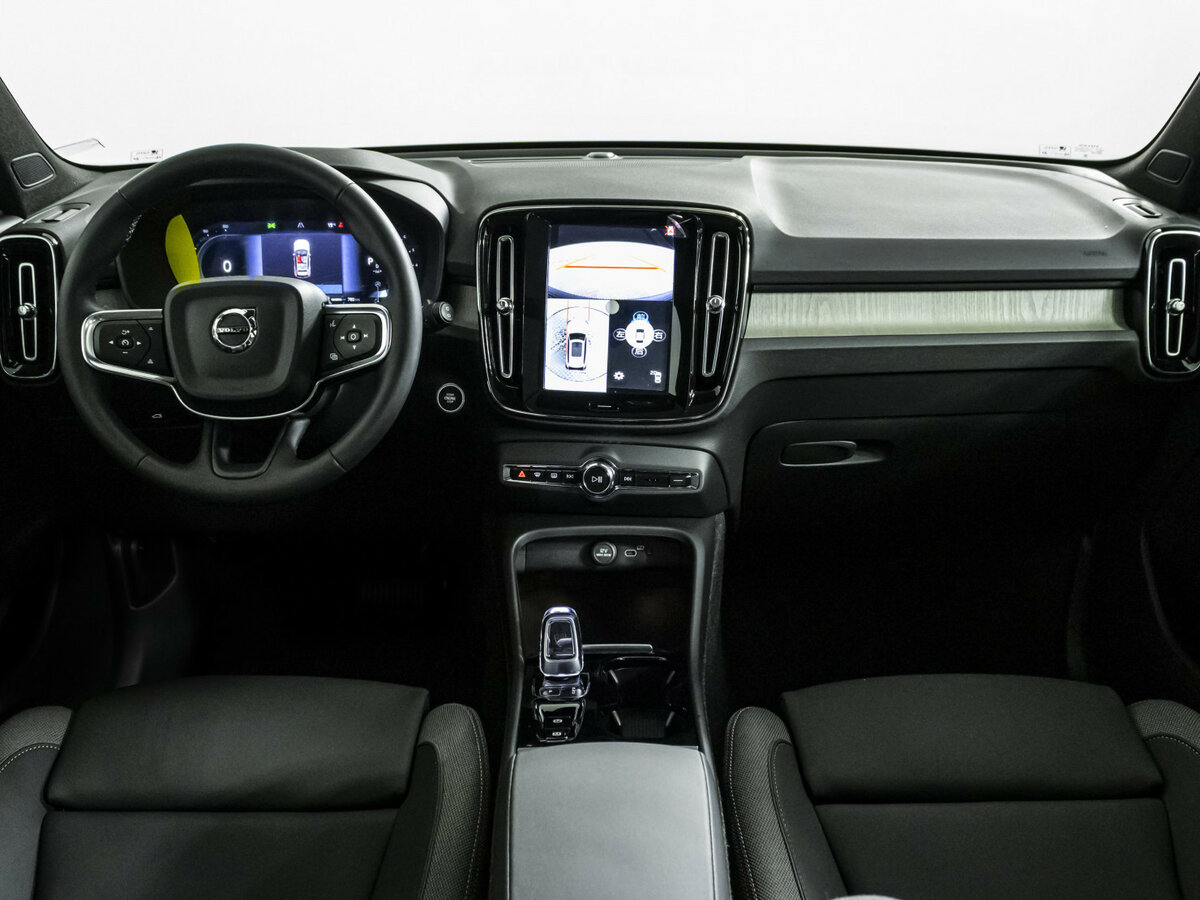 Б/У Вольво ИксЦ40 2024 года. Фото: #5