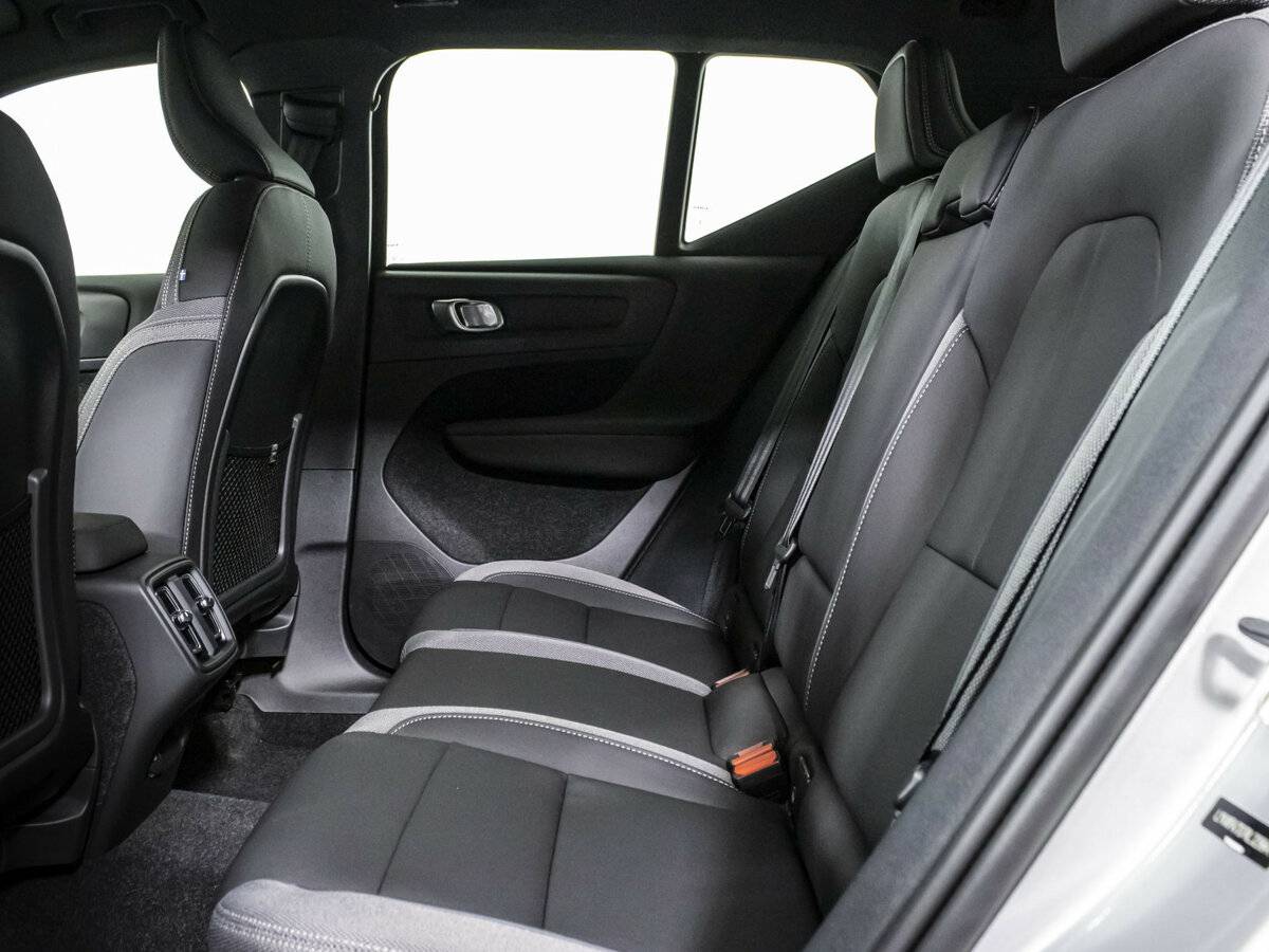 Б/У Вольво ИксЦ40 2024 года. Фото: #6