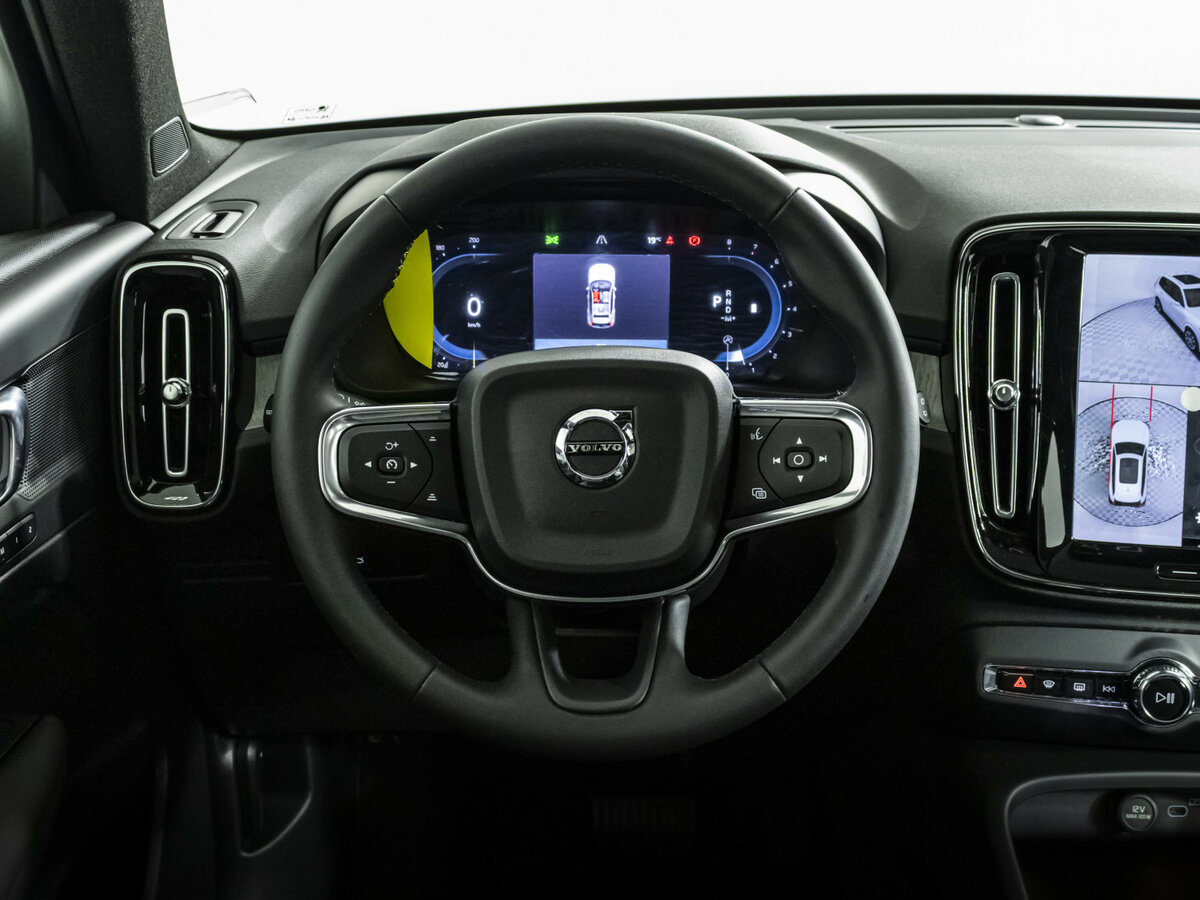 Б/У Вольво ИксЦ40 2024 года. Фото: #8